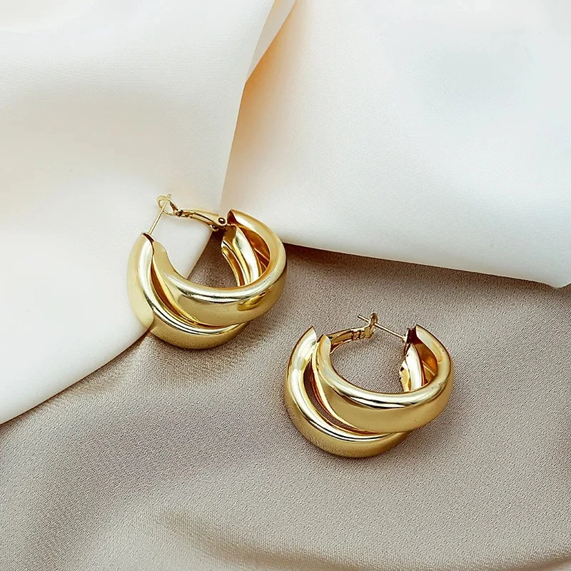Rhinestone Geometric C earrings - Image 3