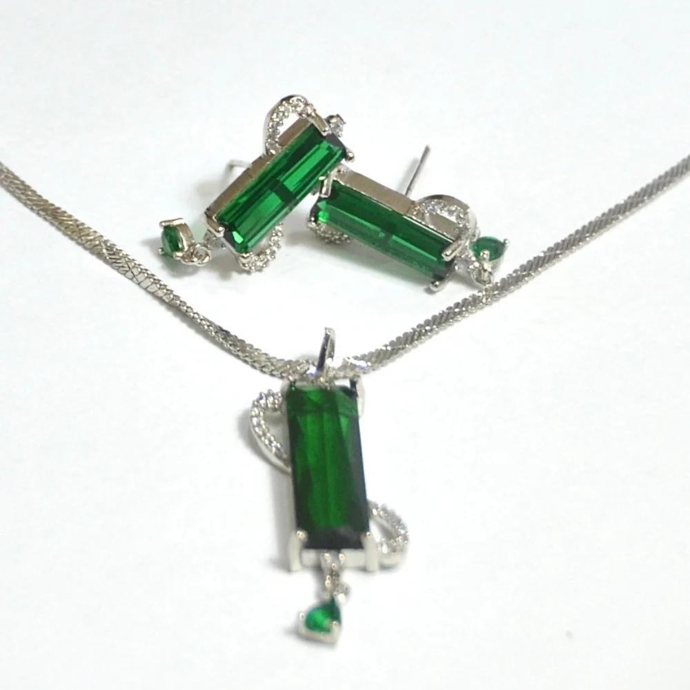 Rich Green Jewelry Set - Image 2