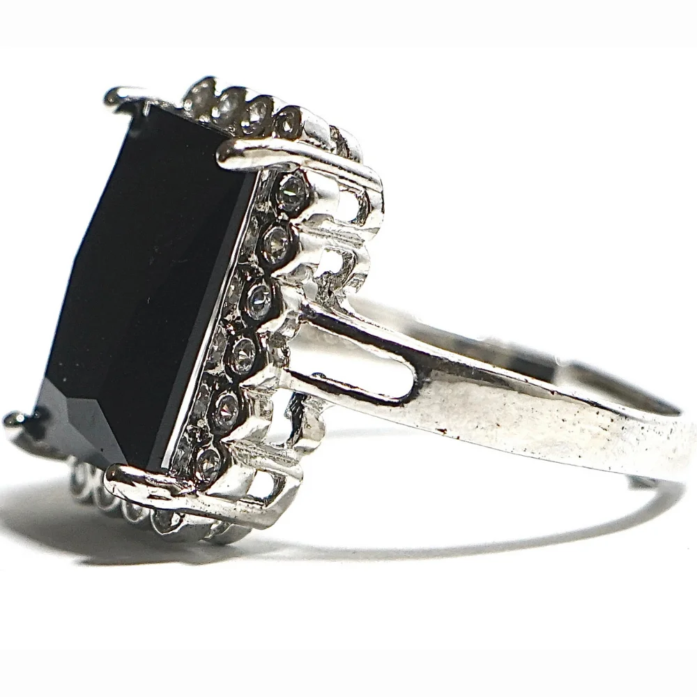 Large Black Stone Ring - Image 2