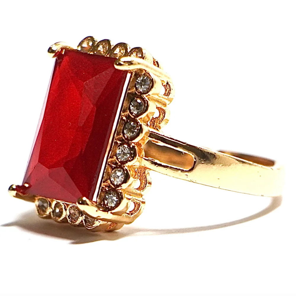 Red Crystal Halo Ring - Gold Tone - Image 2