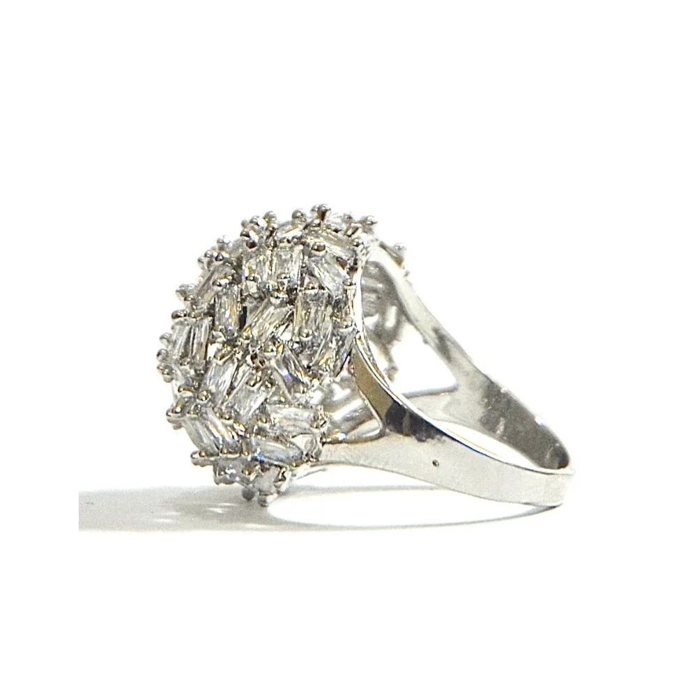 Dazzling Crystal Fashion Ring - Image 3