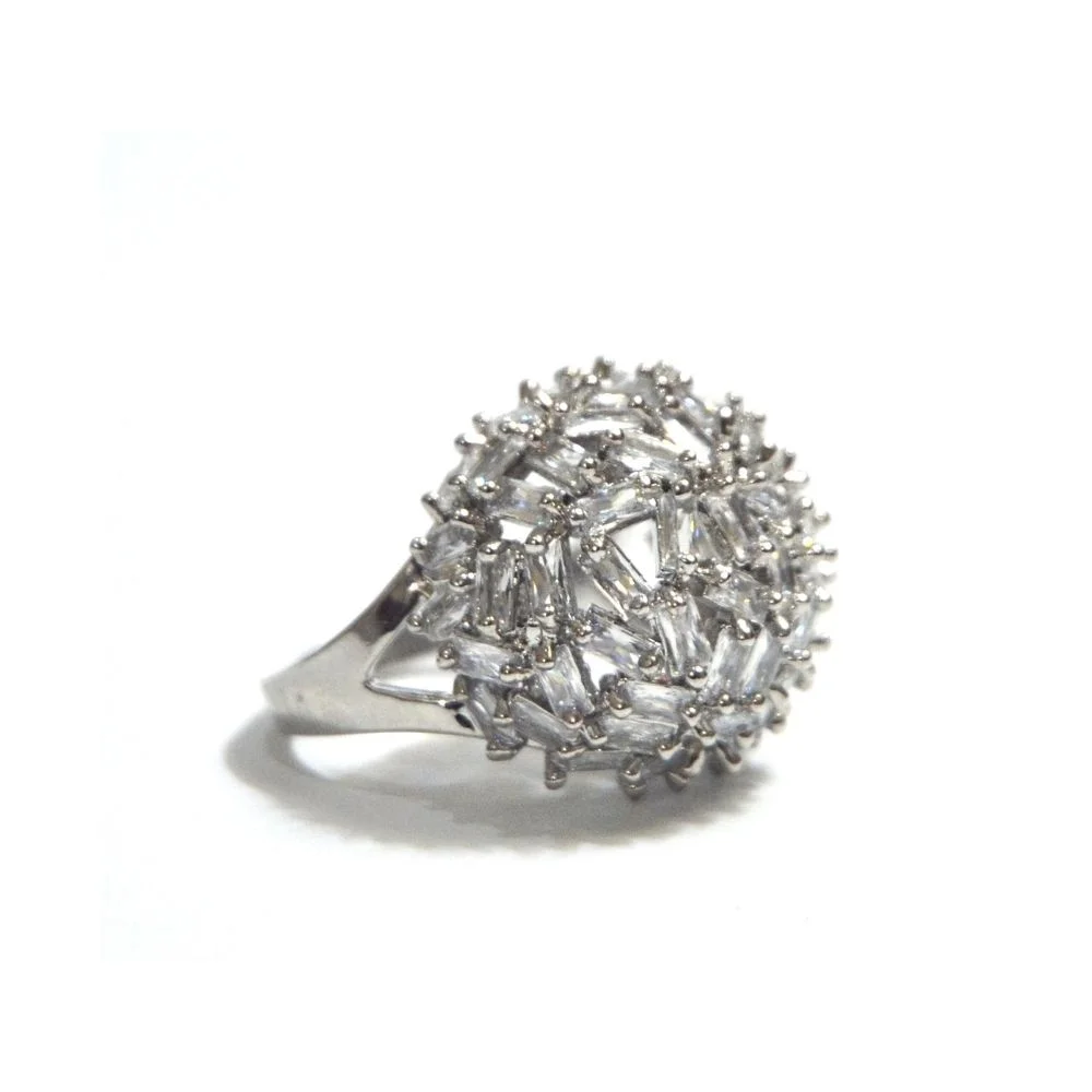 Dazzling Crystal Fashion Ring - Image 2